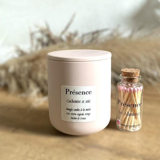 bougie_cachemire_et_soie_rose_poudre_200g