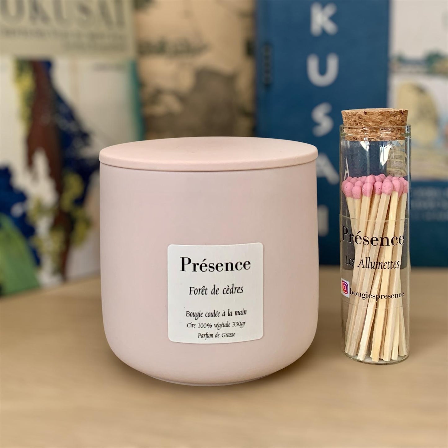 bougie foret des cedres rose poudre 330g